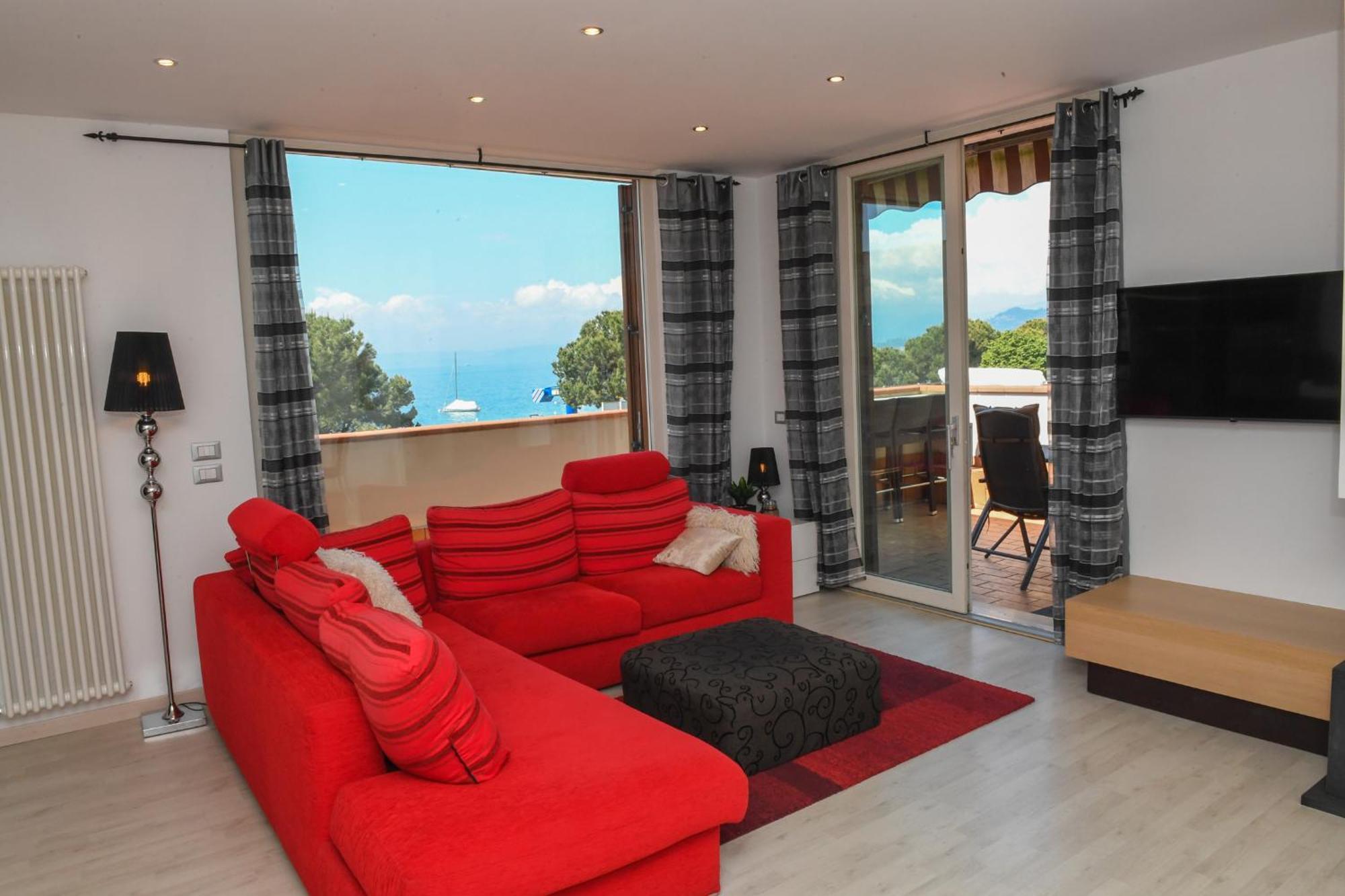Favola Bella The Panoramic Penthouse Daire Bardolino Dış mekan fotoğraf